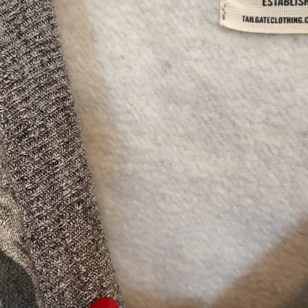 Wisconsin badgers pullover - Picture 3 of 5
